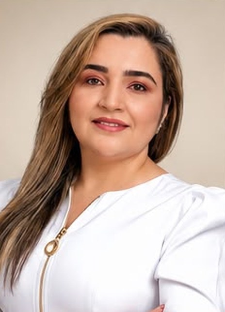 Dra. Renata Aquino